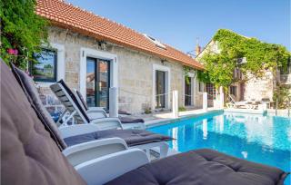 Stunning Home In Sinj With Jacuzzi - Sinj - 5