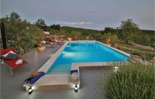 Three-Bedroom Holiday Home In Labin - Labin - 1