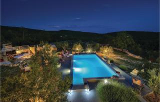 Three-Bedroom Holiday Home In Labin - 4