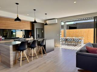 Glenshee Getaway - Modern Wanaka Home - 6