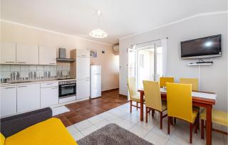 1 Bedroom Nice Apartment In Razanac - Ražanac - 6