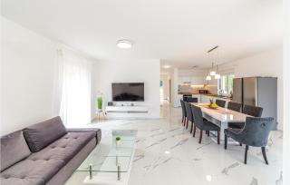 Stunning Home In Primorski Dolac - Primorski Dolac - 9