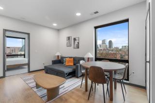 CozySuites Mass with parking lounge & roof deck #29 - Indianápolis - 9