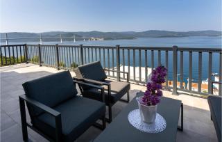 Awesome Apartment In Komarna With Wifi - 3