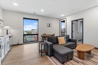 CozySuites Mass with parking lounge & roof deck #28 - Indianápolis - 0
