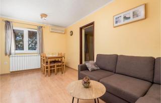 1 Bedroom Amazing Apartment In Lovran - Lovran - 7