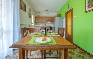 Stunning Apartment In Koromacno - 5