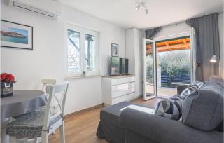 Awesome Home In Peroj With Wifi - Peroj - 8