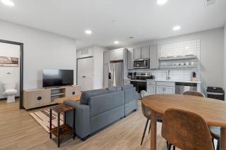 CozySuites Mass with parking lounge & roof deck #39 - 7