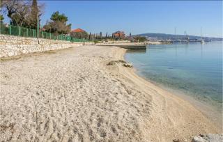 1 Bedroom Nice Apartment In Seget Donji - Trogir - 3