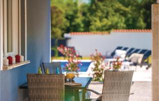 Two-Bedroom Holiday Home In Banjole - Banjole - 0