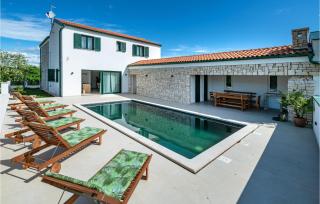 Stunning Home In Krnica - Krnica - 1