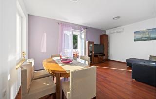 Stunning Home In Primosten With Jacuzzi - Primošten - 3