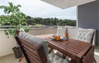 Gorgeous Apartment In Premantura - Premantura - 3