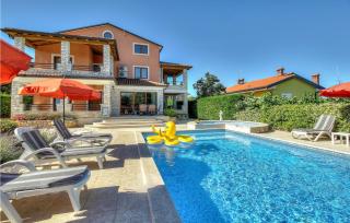 Nice Home In Buje With Wifi - Buje - 3