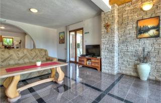 Nice Home In Buje With Wifi - Buje - 8