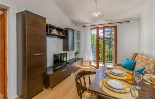 Beautiful Apartment In Novi Vinodolski - Novi Vinodolski - 9