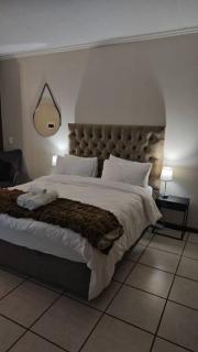 Stunning Apartment In Fourways - 1