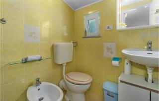 Stunning Home In Krizisce - 4