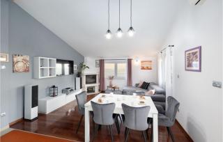 Two-Bedroom Holiday Home In Omis - Omiš - 5