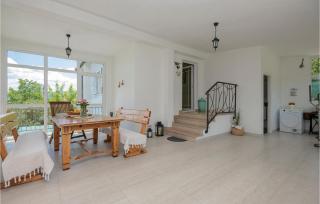 Three-Bedroom Holiday Home In Vinjani Donji - Donji Vinjani - 1