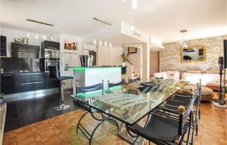 4 Bedroom Beautiful Home In Mougins - 6