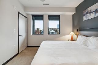 CozySuites Mass with parking lounge & roof deck #34 - Indianápolis - 4