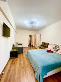 Золотой Квадрат на проспекте Достык - 8