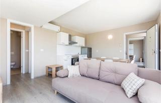 2 Bedroom Amazing Apartment In Povljana - Povljana - 9