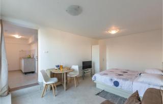 Amazing Studio In Blace With Wifi - 2