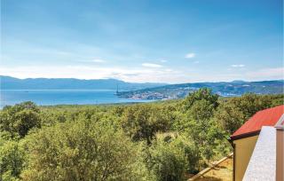 1 Bedroom Beach Front Apartment In Smrika - 2