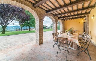 Gorgeous Home In Torgiano Pg - Brufa - 6