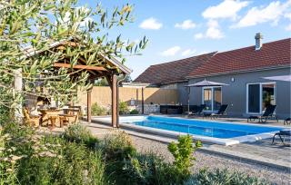 Gorgeous Home In Drinovci With Wifi - Drinovci - 0