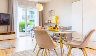 Marina Apartment - przy jeziorze, taras, TV55" z Netflix i Prime, parking - Iława - 0