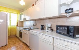 Amazing Apartment In Novi Vinodolski - Novi Vinodolski - 7