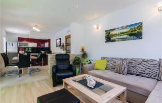 Three-Bedroom Holiday Home In Ston - Ston - 8
