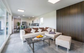 3 Bedroom Amazing Home In Valbandon - Valbandon - 6