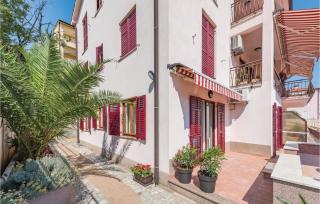 Amazing Apartment In Rabac With Kitchen - 4