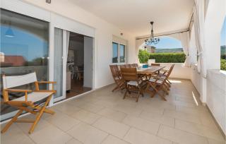 Five-Bedroom Holiday Home Primosten With Sea View 06 - Primošten - 8