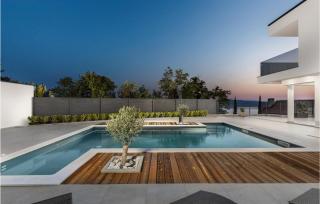 Stunning Home In Crikvenica - Crikvenica - 1