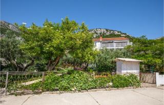 3 Bedroom Awesome Apartment In Klek - 9