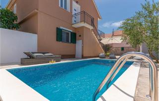 2 Bedroom Cozy Apartment In Karalic - Širitovci - 5