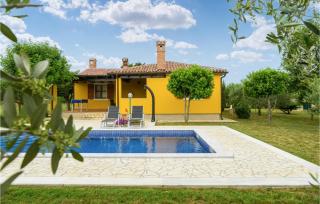 Amazing Home In Cokuni With Wifi - Mutvoran - 1