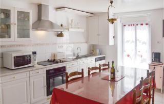 2 Bedroom Nice Home In Plonevez Porzay - Plonévez-Porzay - 8