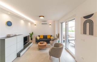 Gorgeous Apartment In Kastel Novi - Kaštela - 9
