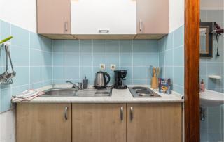 1 Bedroom Cozy Apartment In Jadranovo - Jadranovo - 2