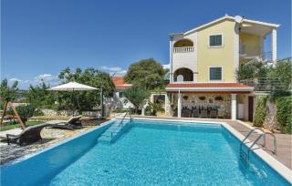 Gorgeous Home In Razanj With Wifi - Ražanj - 2