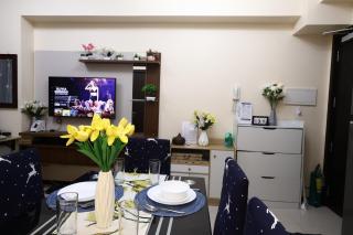 Bayfront Suite Near NAIA Terminal, PICC, Star City, MOA, US Embassy - Pet-Friendly, Free Pool, Wi-Fi & Netflix - Manila - 1