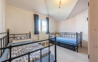 2 Bedroom Awesome Apartment In Zadar - 2