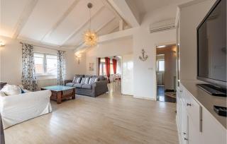 2 Bedroom Gorgeous Apartment In Zadar - Zadar - 7